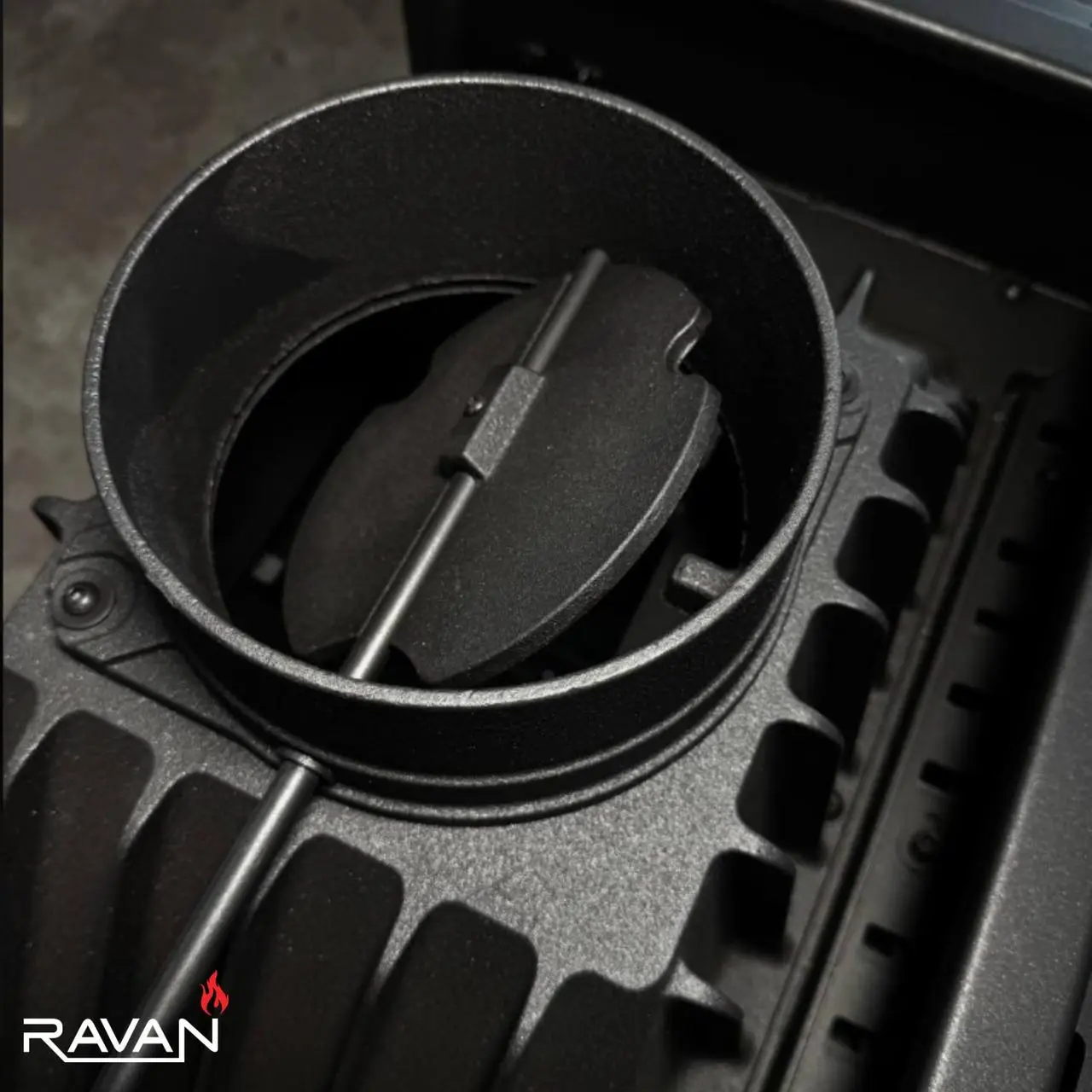 Каминная чугунная топка на дровах Ravan угловая IMPERIAL 700 R (правая) — изображение 10